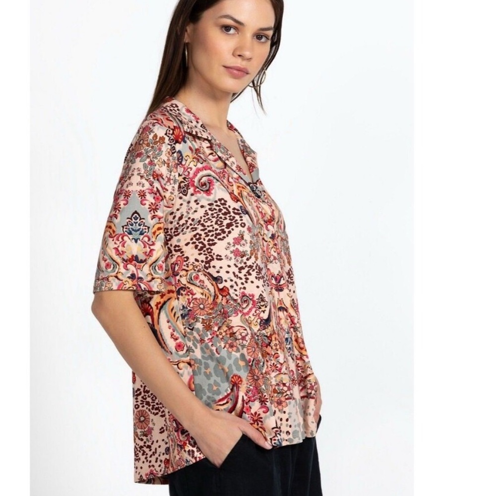 Johnny Was Jungle Paisley Polo Swing Tee Breathable Bamboo Sz M w MEASUREMENTS!